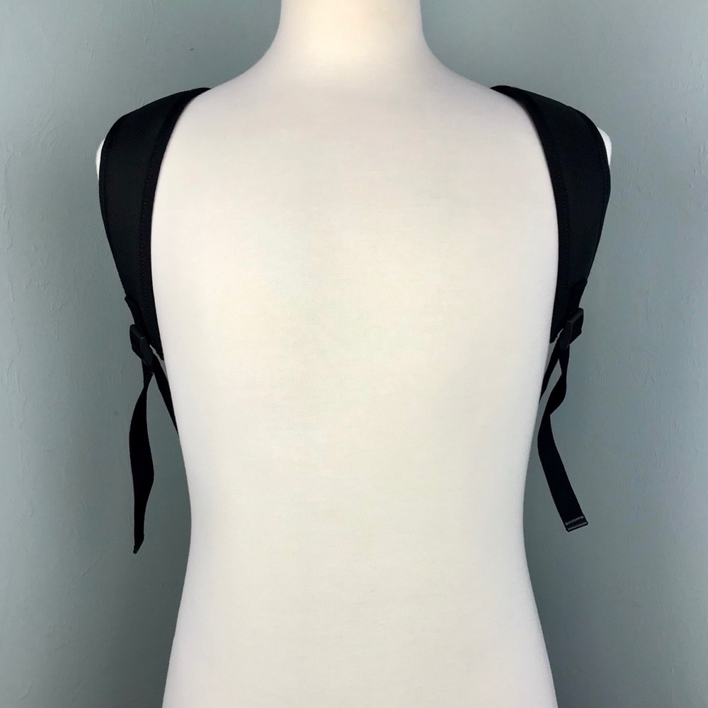 Gucci Black Leather Gold Animal Studs Backpack - Picture 6 of 8